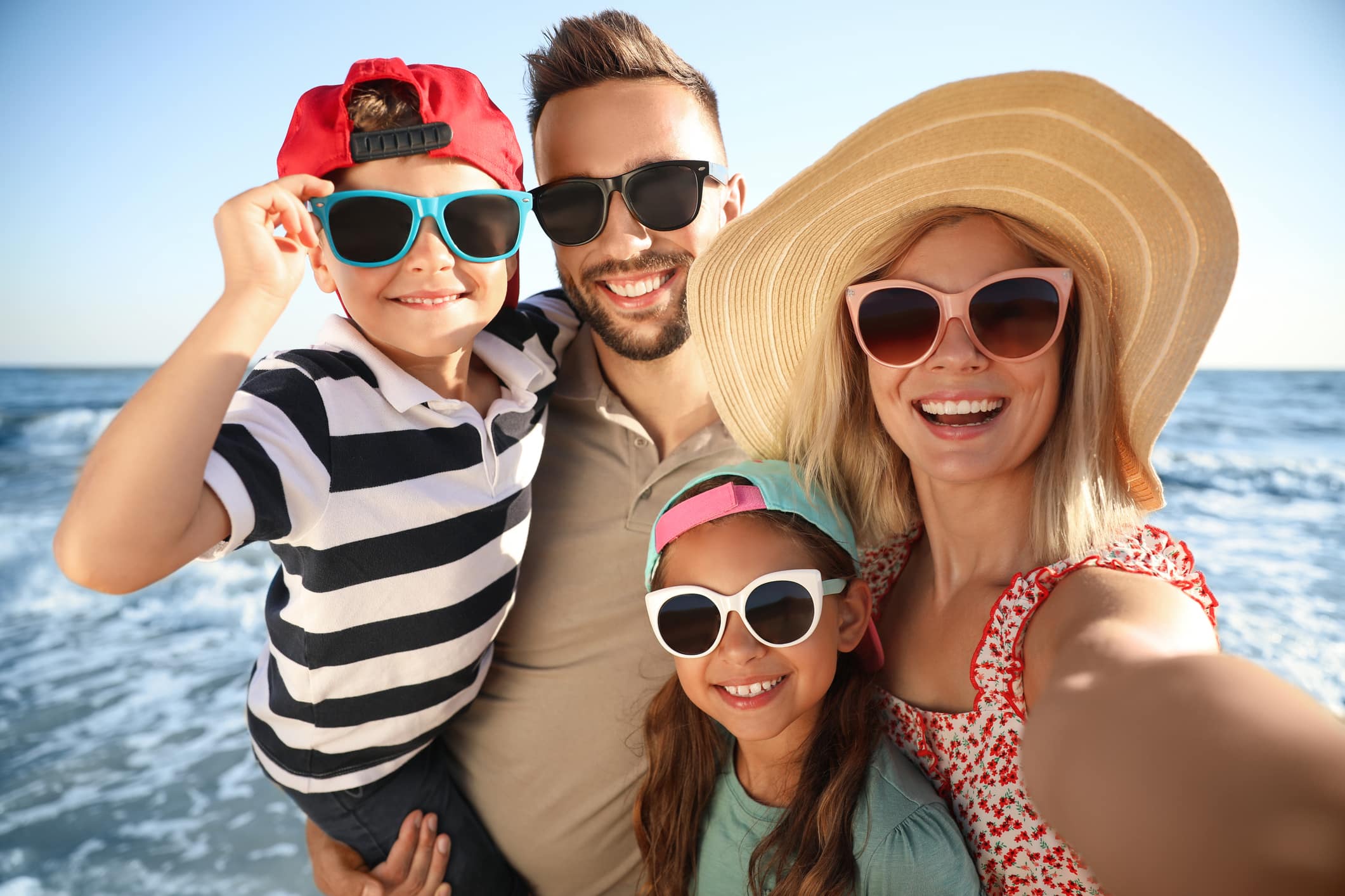 comment-choisir-des-lunettes-de-soleil-adaptees-a-toute-la-famille
