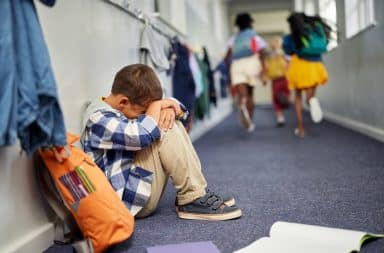 1-lenfant-qui-naime-pas-lecole-comment-comprendre-ce-refus